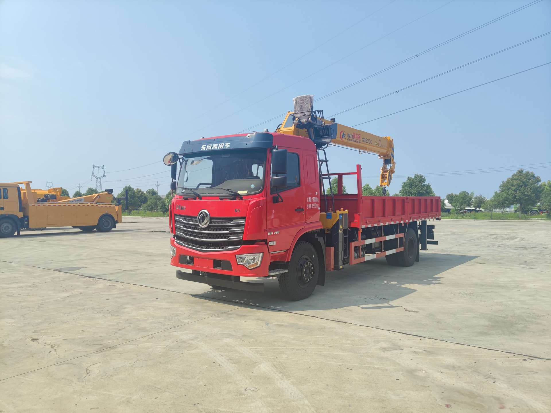 Dongfeng 5100-wheelbase 8-ton Crane Truck