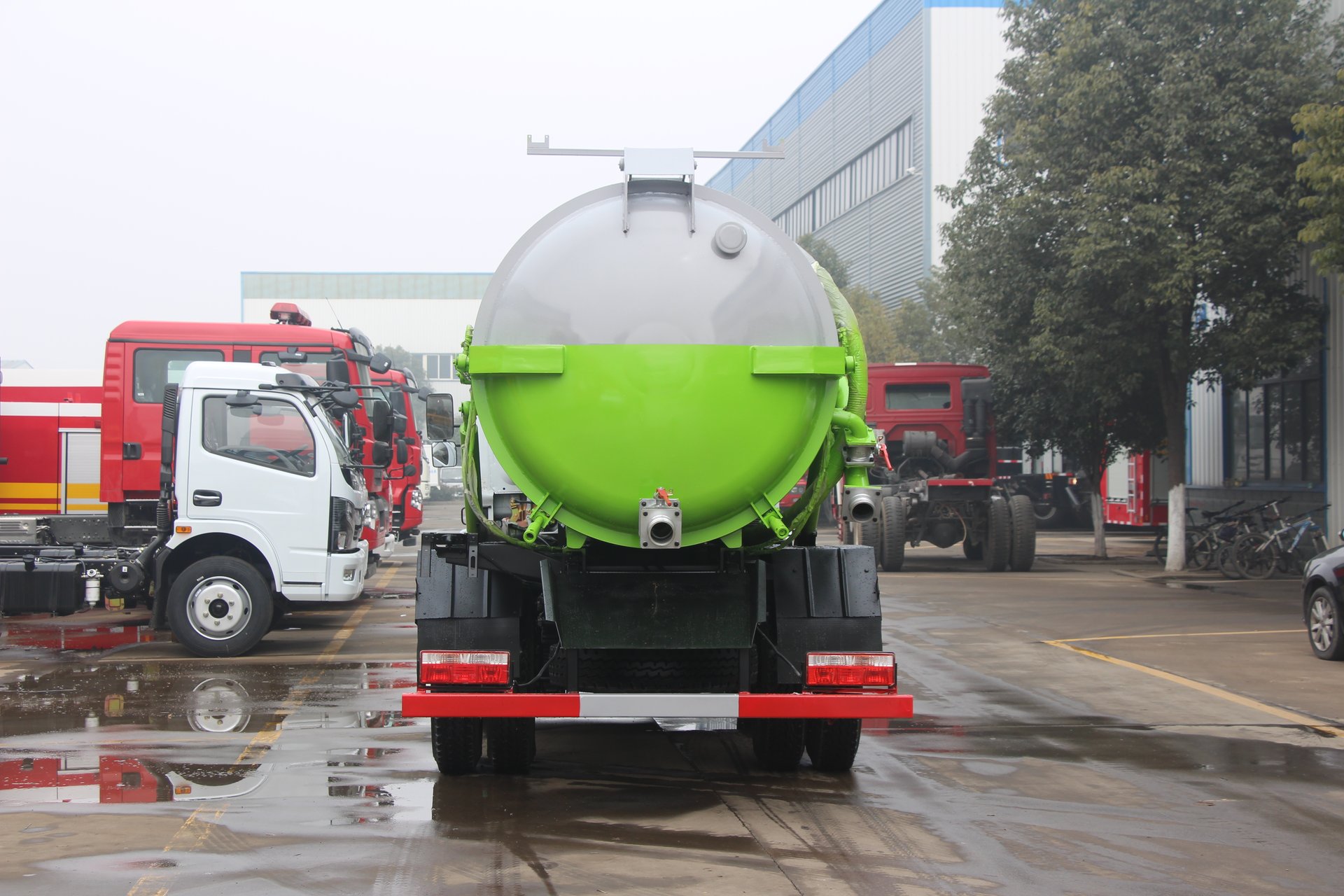 Dongfeng Dolica Vacuum Sewage Truck