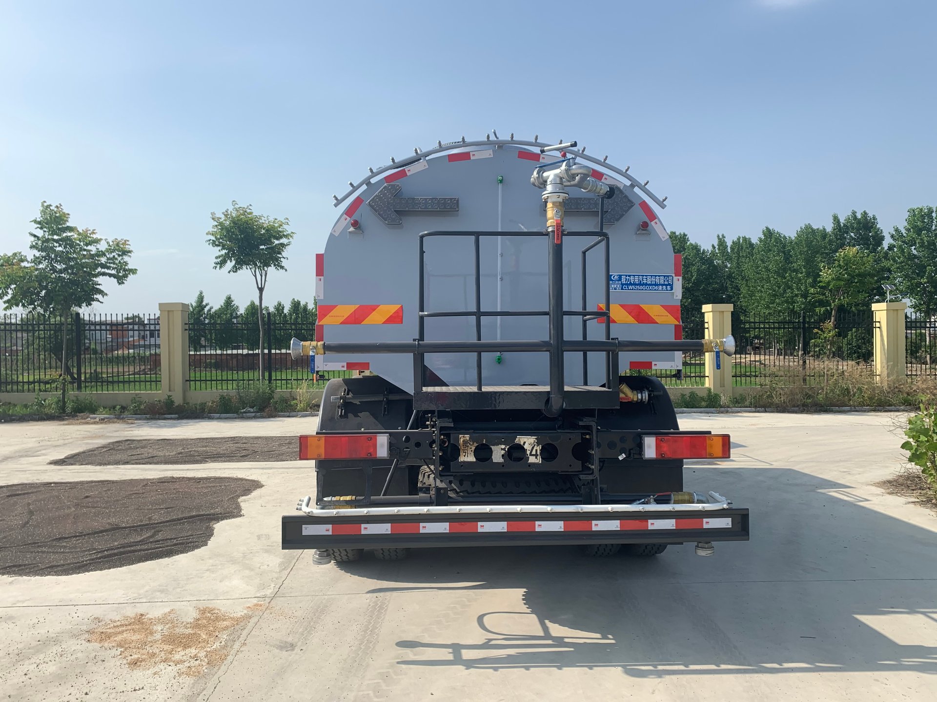 Cleaning Water Truck & Water Tanker Truck TL 13.2 Cubic